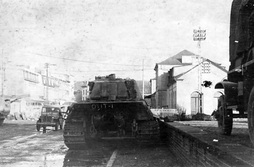 Tiger_2_tank_3.jpg
