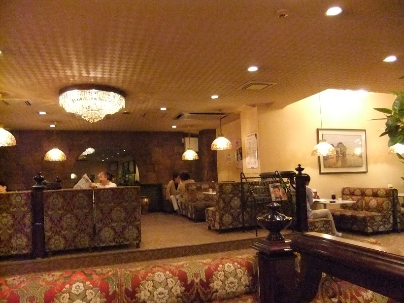 梅島１丁目・喫茶シルビア梅島店の店内20121007.JPG
