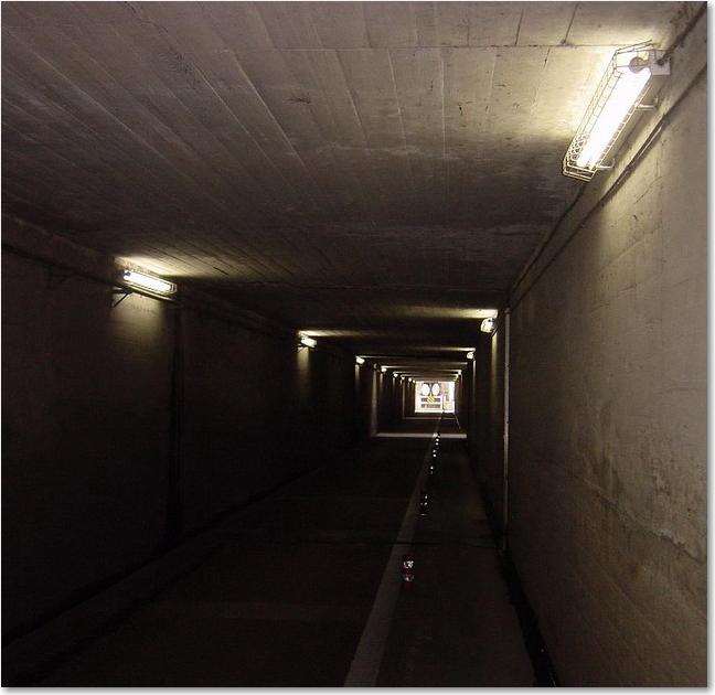 32地下道の中.JPG