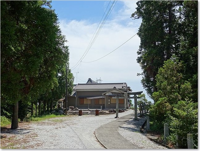 15その先の境内