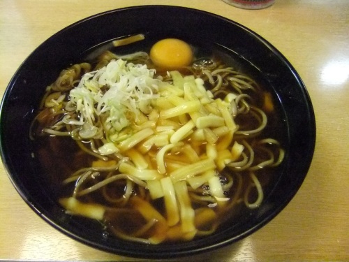 しなの＠ながでん長野駅のチートロ玉そば１20120908.JPG