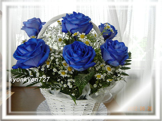 青い薔薇のアレンジメント1