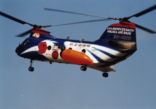 バートル新潟分遣隊特別塗装機　Ｈ１４．８．２５