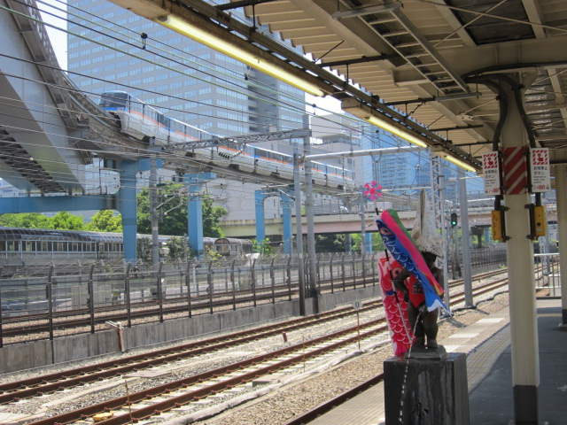 小便小僧とモノレール