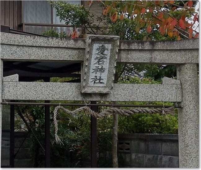 26住宅街の神社R