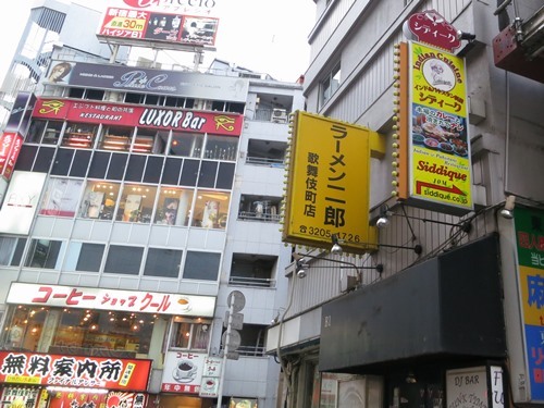 20140907_ラーメン二郎歌舞伎町店_旧コマ側からfT.JPG