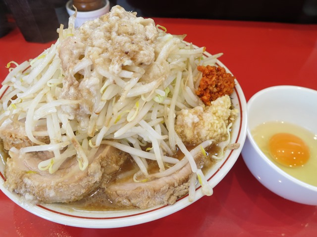 20130601_用心棒II階_豚ラーメン300gに生たまごweb.JPG