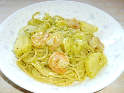 海老とじゃが芋のクリームバジルソースパスタ.JPG