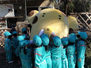 ゾウキリン来園c14.1.27.jpg
