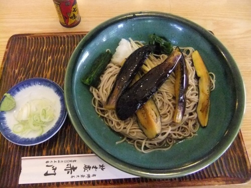 赤門そば＠本郷の冷し揚げ茄子蕎麦１20120508.JPG
