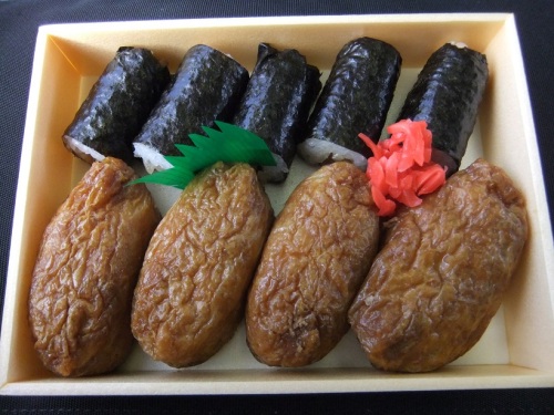 壺屋＠ＪＲ豊橋駅の助六寿司２