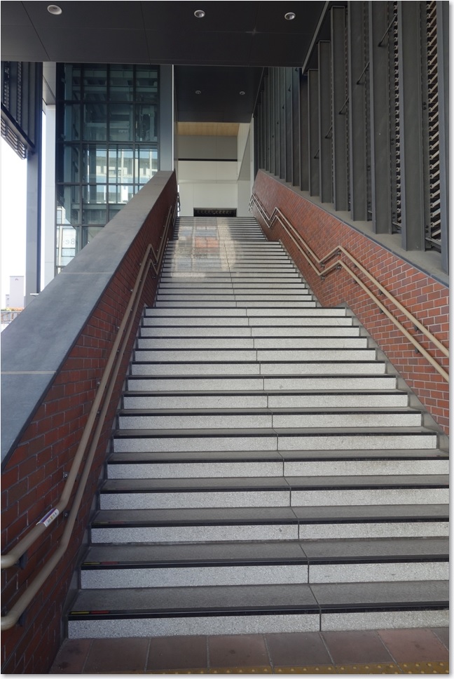 170この階段は避けて