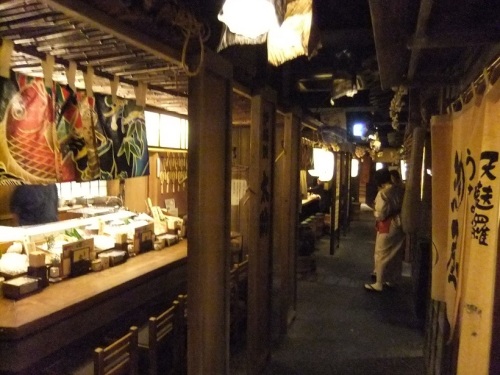 いろは横丁＠上野御徒町の店内20130403.JPG