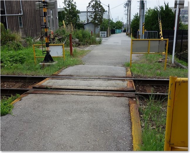 24駅横の踏切