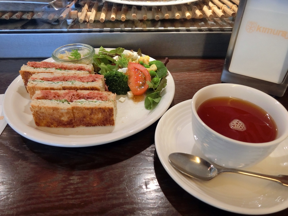 カフェ　木村屋　「千駄木腰塚」自家製コンビーフのライ麦サンドセット.JPG