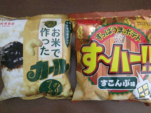 明治カールのりつくだに味とカルビーポテトチップスすこんぶ味web.JPG