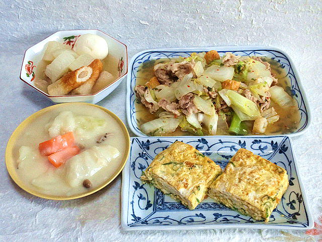 CAI_140222_1979鶏ももチクワ大根のおでん・豚と白菜、白葱の重ね煮・ロールキャベツ入りクリームシチュー・ネギ入りだし巻き卵VGA.JPG