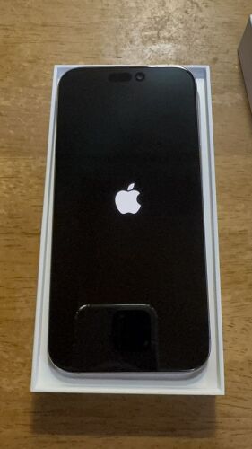 iPhone16ProMax_03_パワーオン.jpg