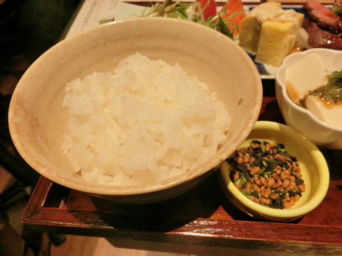 カフェ　ソラーレ　Ｔｕｍｕｇｉ　紬お膳　白飯＆ふりかけ.jpg