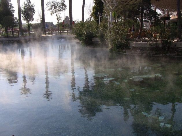 温泉池.JPG