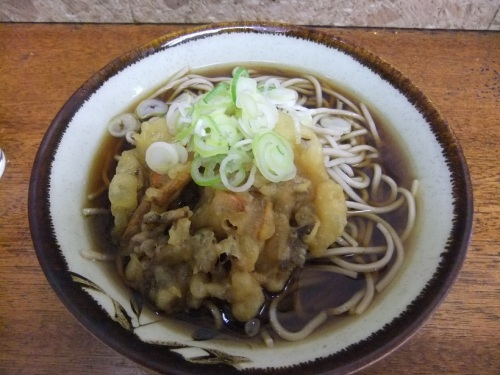 高橋商店＠水元公園の天ぷらそば１20121008.JPG
