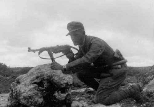 Afrika_korps_soldier_2.jpg