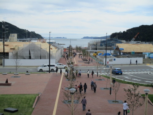 女川駅からの海