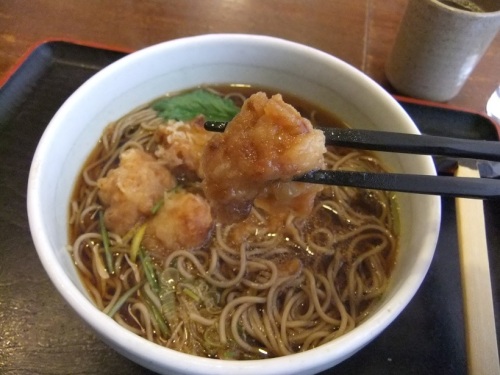 南花畑2丁目・旬鮮だいにんぐ花畑店の特撰牛もつ天ぷら蕎麦３