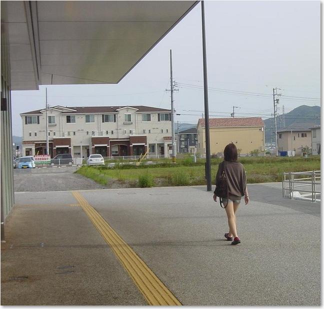 64駅裏を・・・