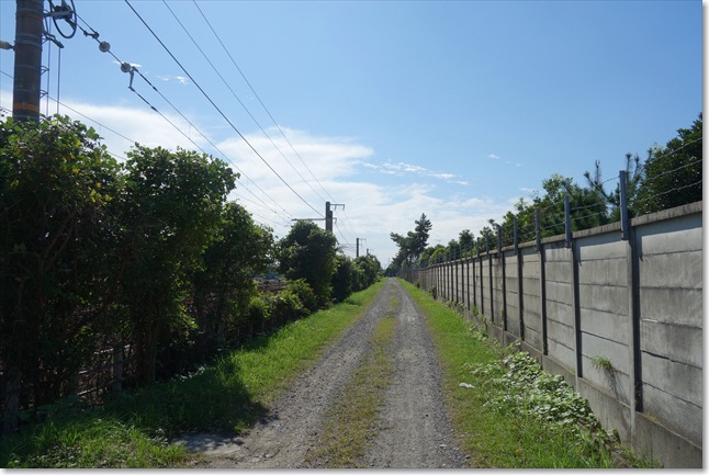 21未舗装路は続きます
