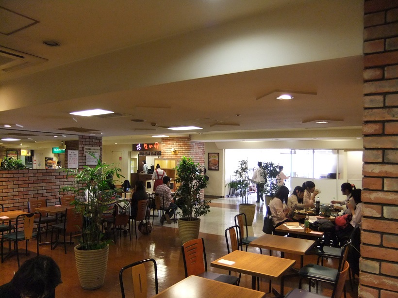 千葉中央ショッピングセンター「ミーオ」ードコート２20130602.JPG