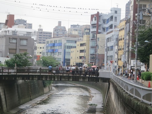 20150901_レッドロック高田馬場店_行列.JPG