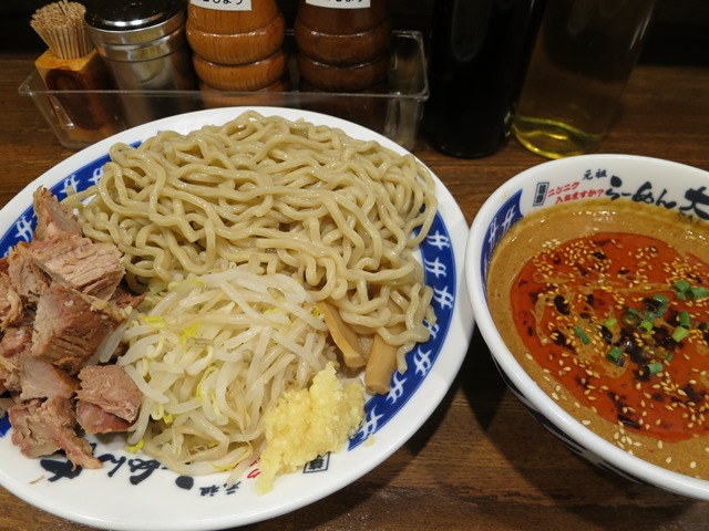 20130920_らーめん大_中野店_冷し担々麺にこま切れ豚fTweb.JPG