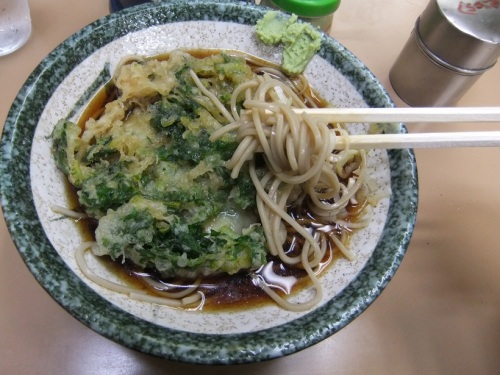 かしやま＠田端の冷しかけそば270円＋春菊天90円２20130619.JPG