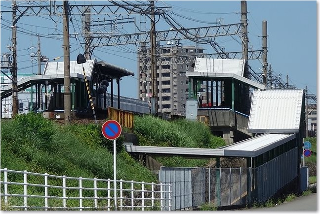 60右には近鉄の新正駅R
