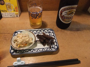 ようき＠駒込のビール(中瓶)450円＋お通し300円20140625.JPG