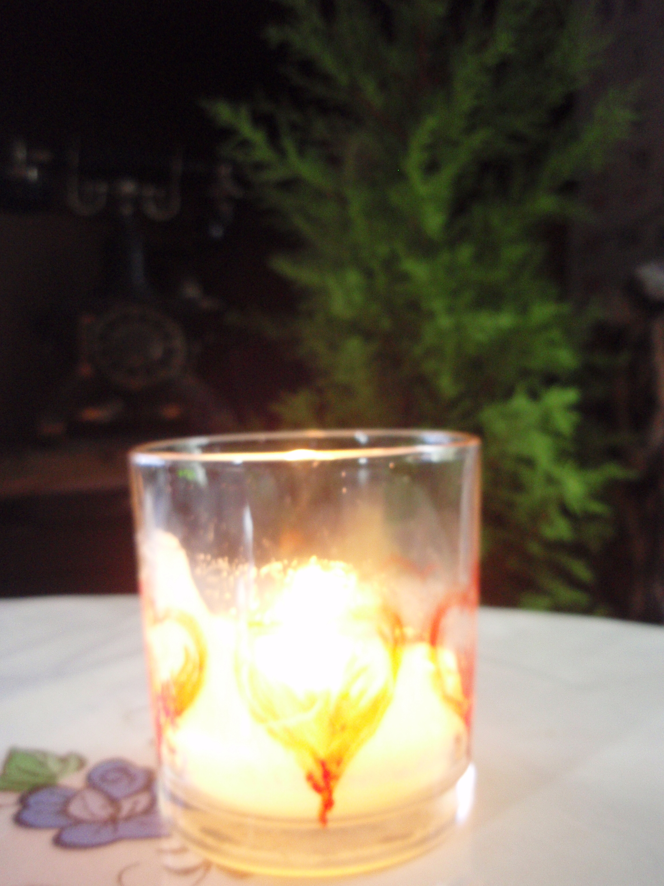 雨の日のキャンドルと最後のブラックベリー 001.jpg