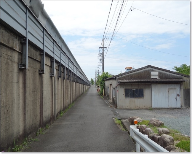 67左は国道23号です