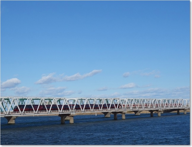 49すれ違います