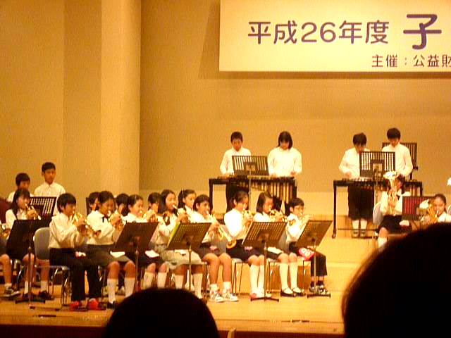 P1060229 四谷小学校金管バンド.jpg