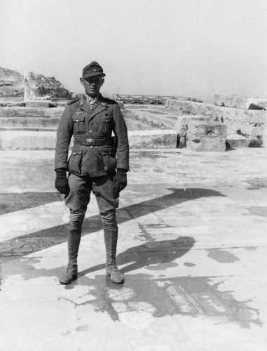 Afrika_korps_soldier.jpg