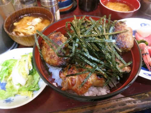 20141109_うなぎ米花やき鳥丼.JPG