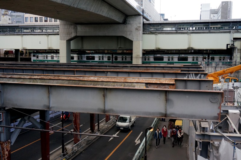 ５．渋谷駅２４６：東横線廃止ガード-08D 1611qc.jpg