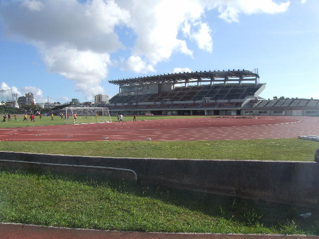 2013_0706沖縄市陸上競技場0005.JPG