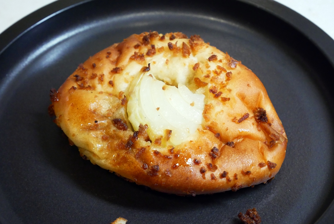 ＰＬＵＳＯＵＰＬＥ　ごろっと玉ねぎの焼きカレーパン.JPG