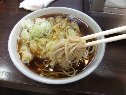 永坂更科布屋太兵衛 新宿地下鉄ビル店の肉天そば２