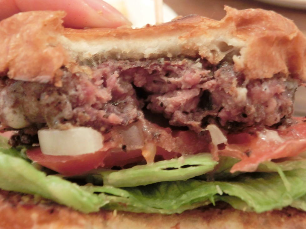 Ｂｕｒｇｅｒ　Ｍａｎｉａ　スライダー　ブルーチーズ　断面.jpg