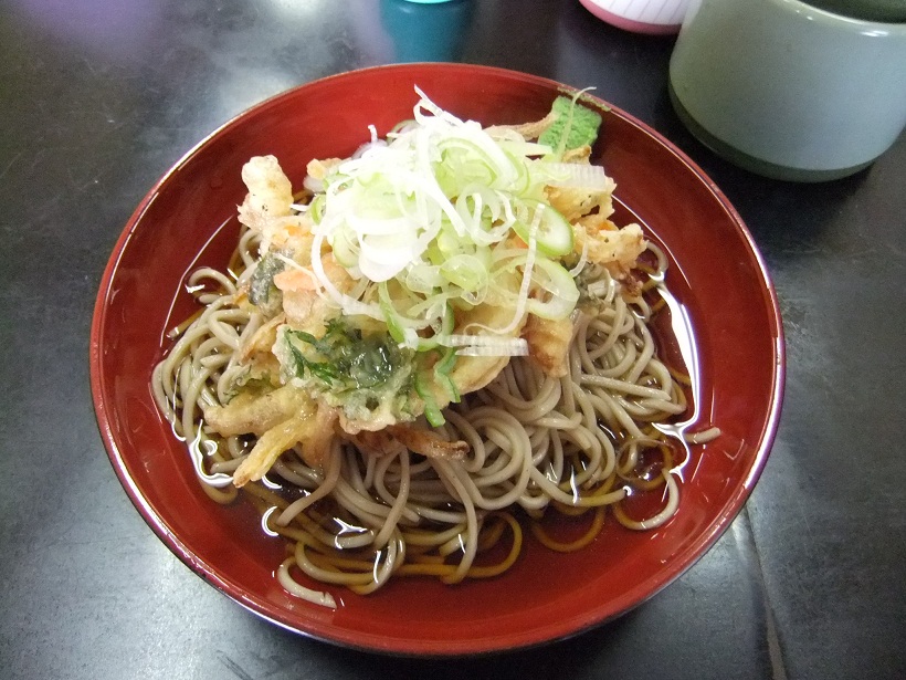 鹿浜６丁目・まる久の冷し天ぷらそば１20120704.JPG