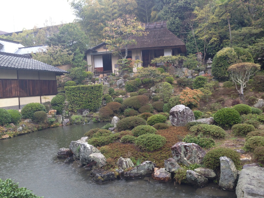 庭と清漣亭.jpg