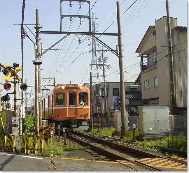 29踏切にラビットカー